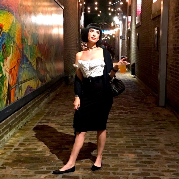 Meet your Posher, Lisa - Picture 1 of 2